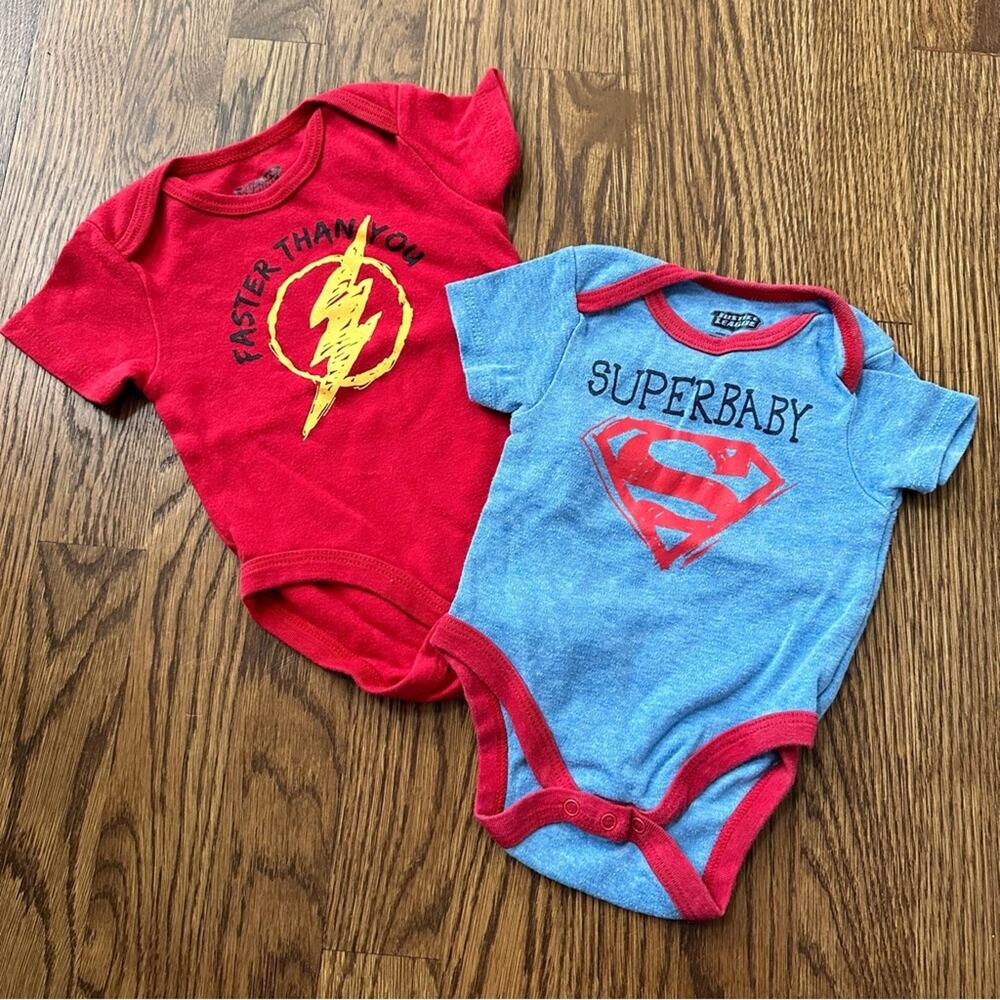DC Comics Justice League Superhero onesie bodysuit set, size 6-9M (set of 2)